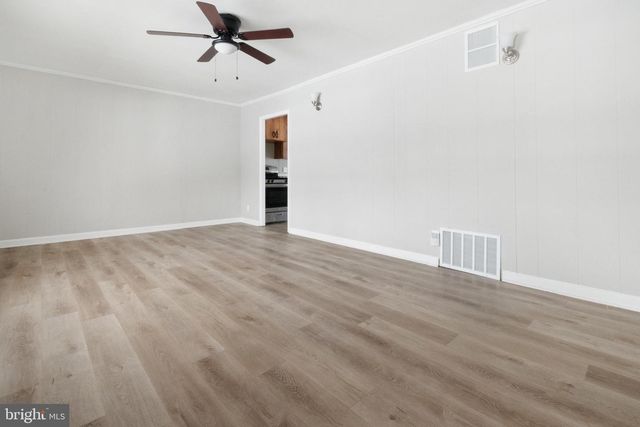 130 LEBBIE LN, Fairless Hills, PA 19030