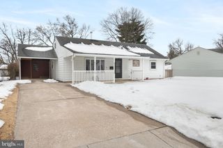 130 LEBBIE LN, Fairless Hills, PA 19030