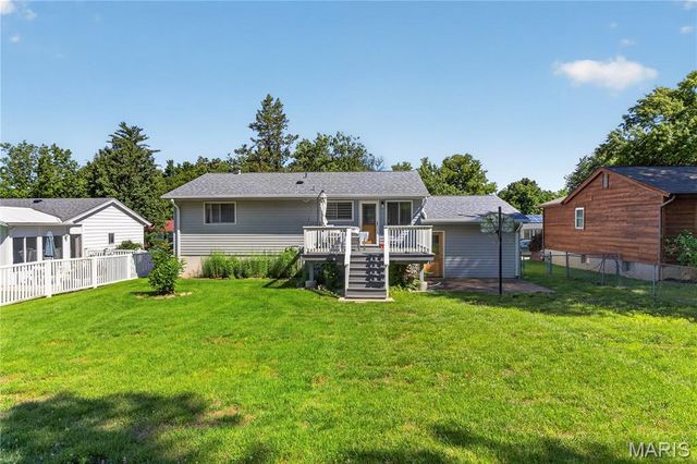 658 Green Forest Drive, Fenton, MO 63026