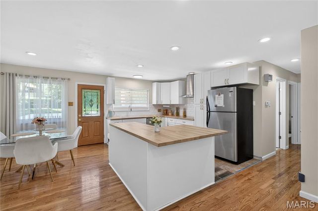 658 Green Forest Drive, Fenton, MO 63026