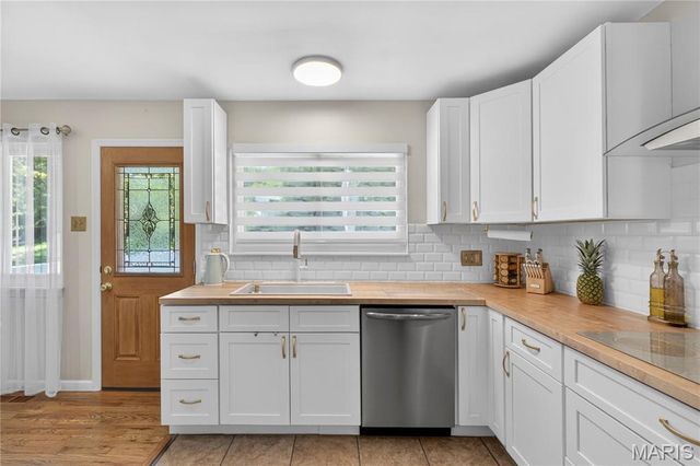 658 Green Forest Drive, Fenton, MO 63026