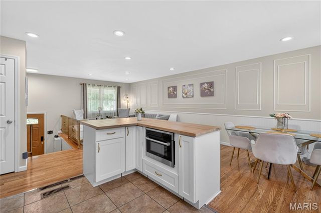 658 Green Forest Drive, Fenton, MO 63026