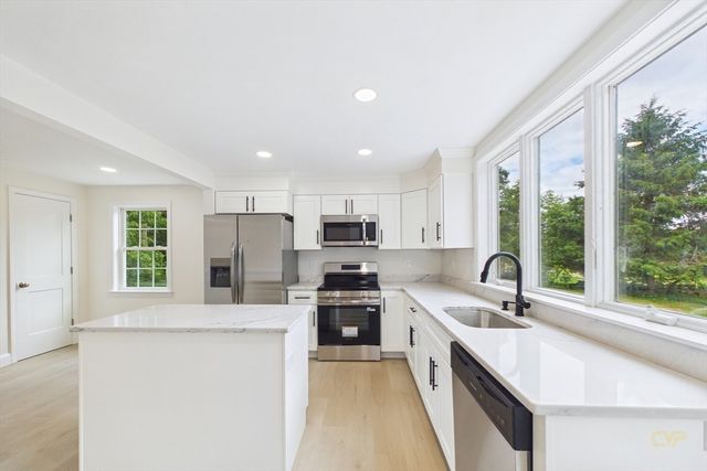 159 County St, Lakeville, MA 02347