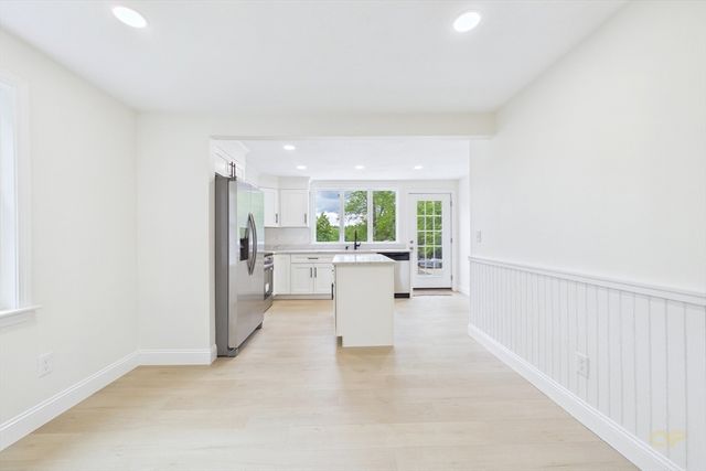 159 County St, Lakeville, MA 02347