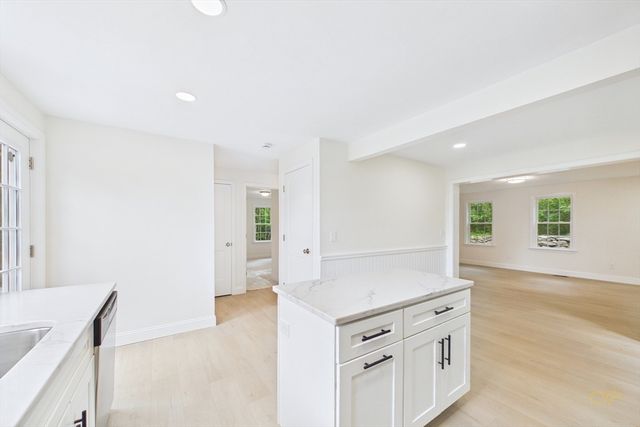 159 County St, Lakeville, MA 02347