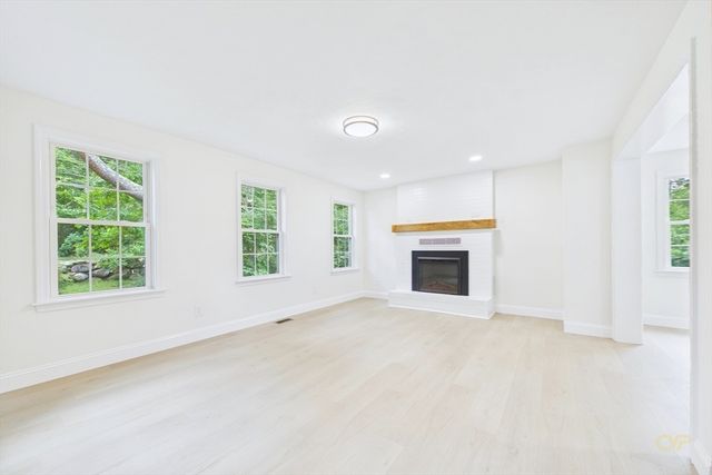 159 County St, Lakeville, MA 02347