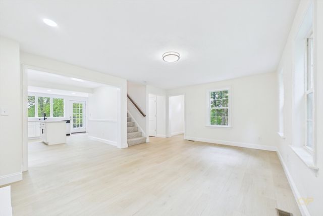 159 County St, Lakeville, MA 02347