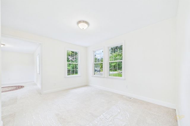 159 County St, Lakeville, MA 02347
