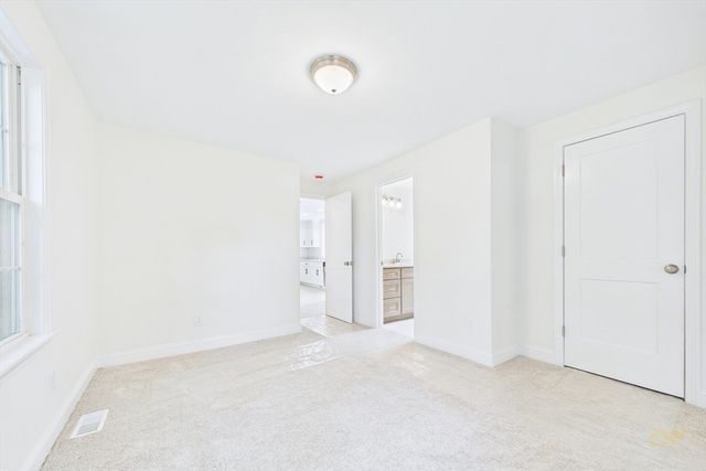 159 County St, Lakeville, MA 02347