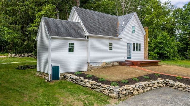 159 County St, Lakeville, MA 02347