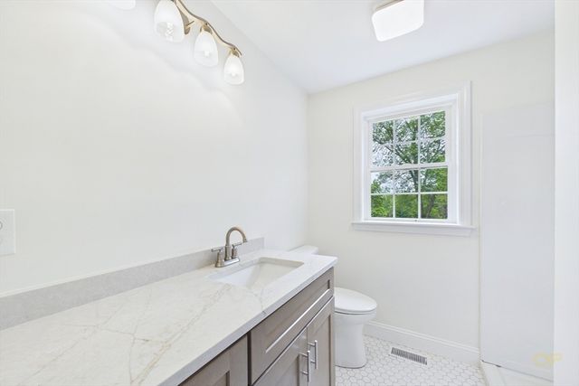 159 County St, Lakeville, MA 02347