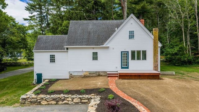 159 County St, Lakeville, MA 02347