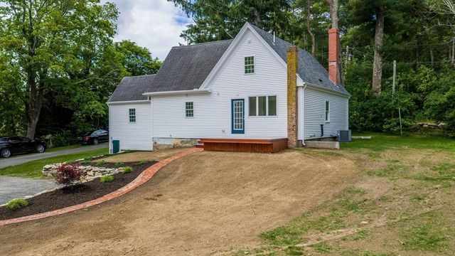 159 County St, Lakeville, MA 02347