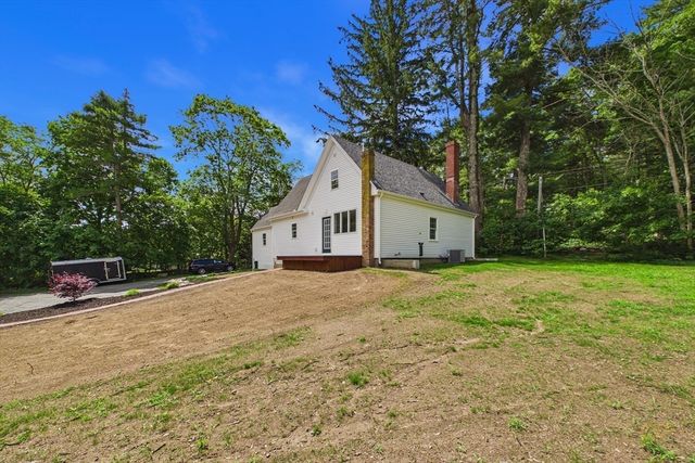 159 County St, Lakeville, MA 02347