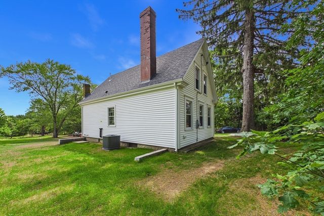 159 County St, Lakeville, MA 02347
