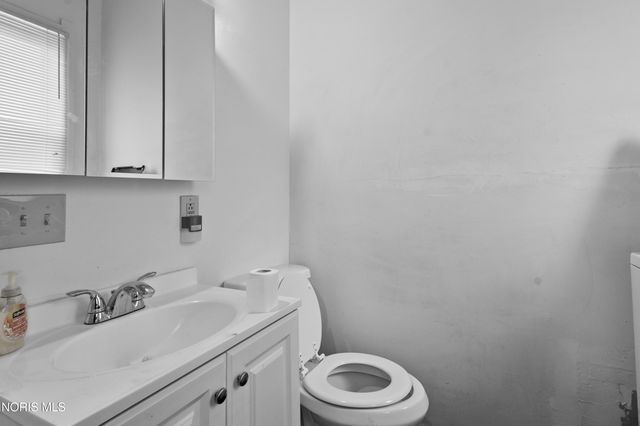 906 Oakwood Avenue, Toledo, OH 43607