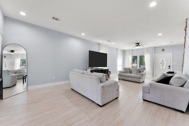 2227 Frank Henderson Jr Drive, Dallas, TX 75216