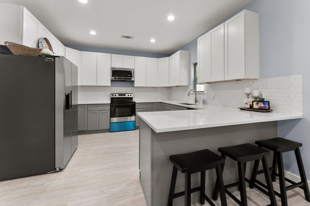 2227 Frank Henderson Jr Drive, Dallas, TX 75216
