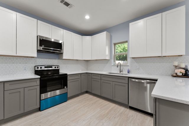 2227 Frank Henderson Jr Drive, Dallas, TX 75216