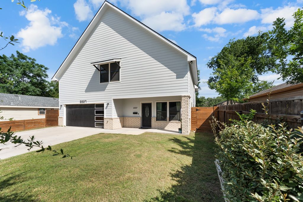 2227 Frank Henderson Jr Drive, Dallas, TX 75216