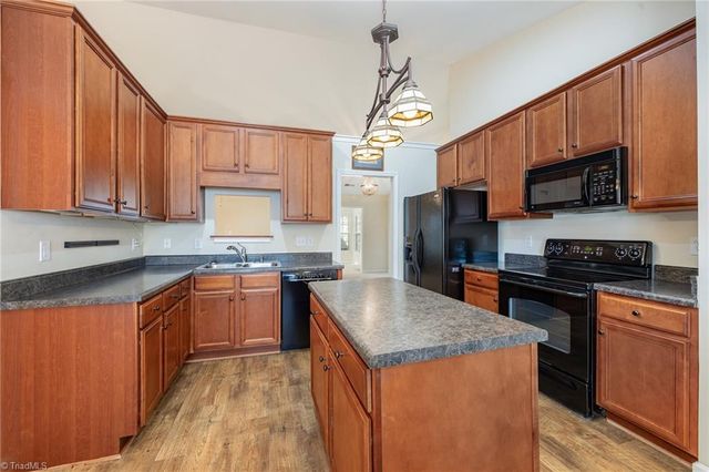 574 Caladium Court, Kernersville, NC 27284