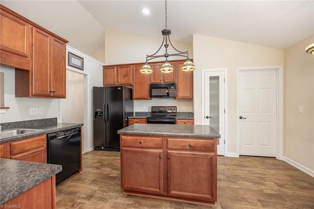 574 Caladium Court, Kernersville, NC 27284