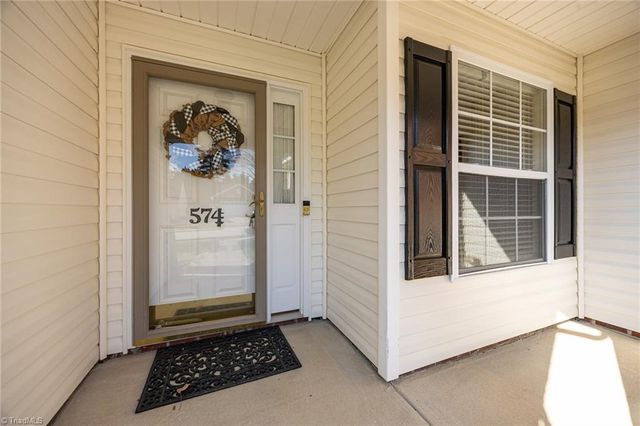 574 Caladium Court, Kernersville, NC 27284