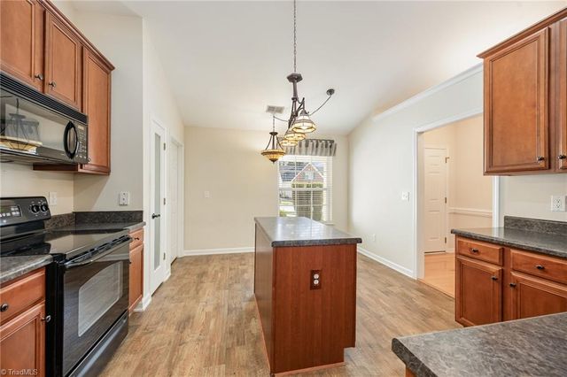 574 Caladium Court, Kernersville, NC 27284