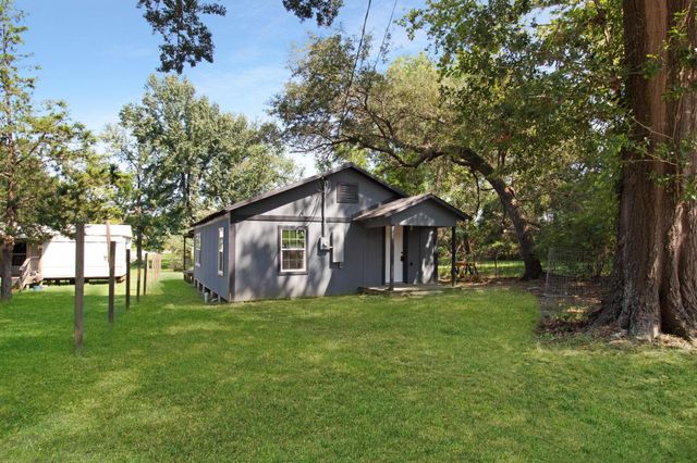 231 Page Avenue, Shepherd, TX 77371