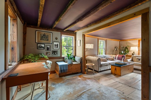 58 Middle Haddam Road, East Hampton, CT 06456