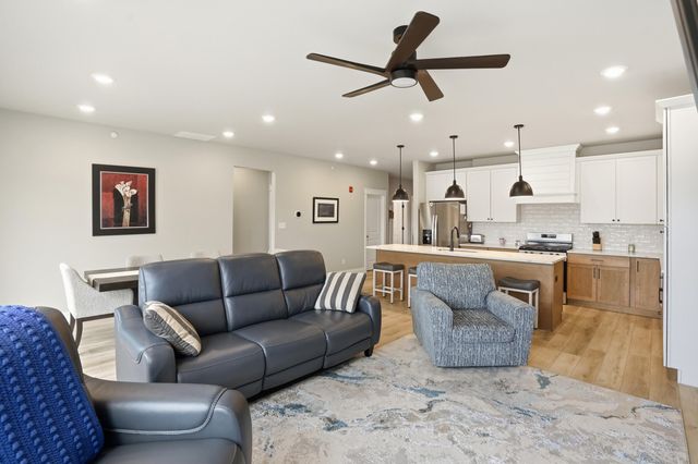 6019 S Dune Harbor Drive H, Portage, IN 46368