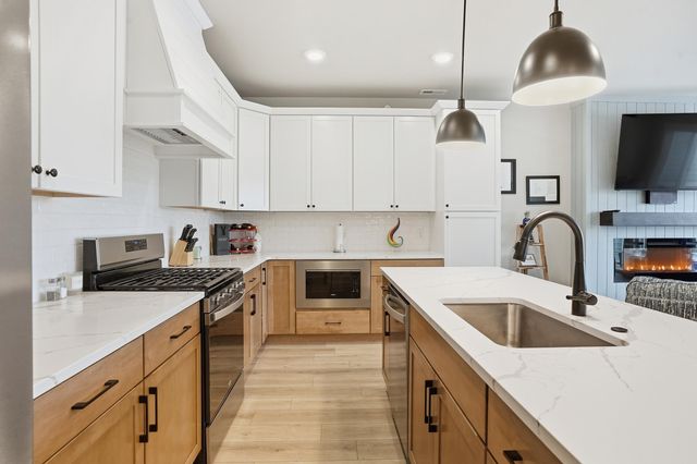 6019 S Dune Harbor Drive H, Portage, IN 46368