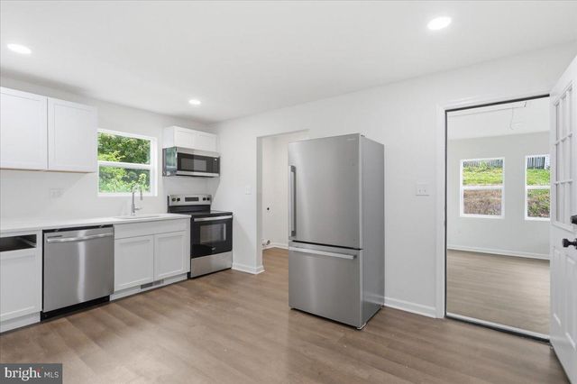 2810 N FREDERICK PIKE, Winchester, VA 22603