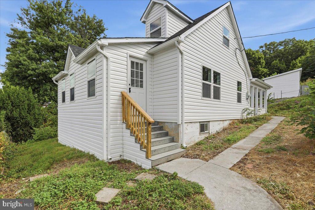 2810 N FREDERICK PIKE, Winchester, VA 22603