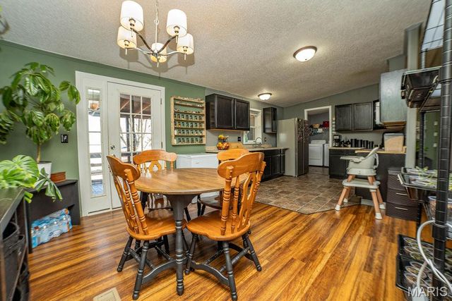 2140 Foxwood Court, Lebanon, MO 65536