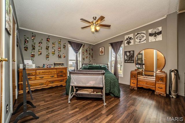 2140 Foxwood Court, Lebanon, MO 65536