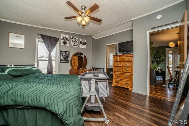 2140 Foxwood Court, Lebanon, MO 65536