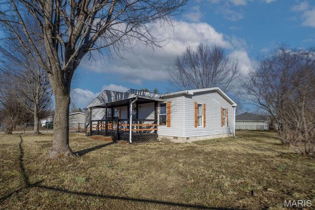 2140 Foxwood Court, Lebanon, MO 65536