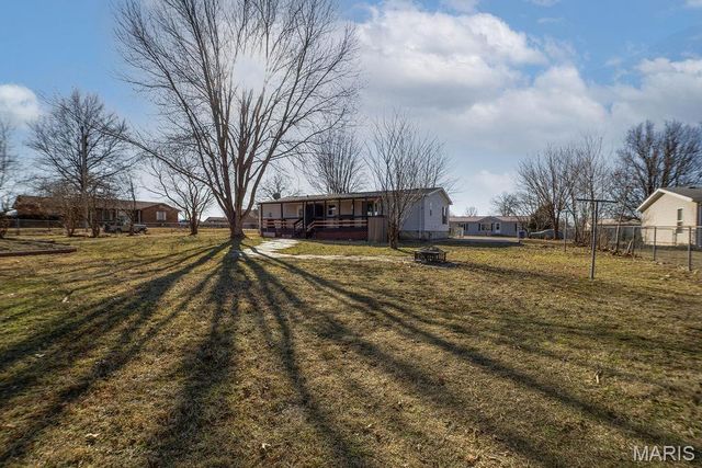 2140 Foxwood Court, Lebanon, MO 65536