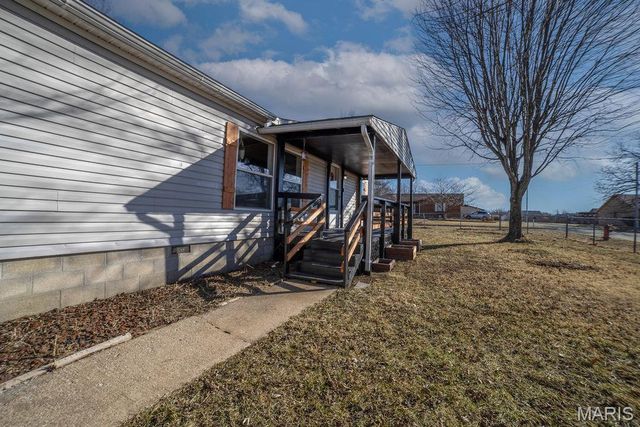 2140 Foxwood Court, Lebanon, MO 65536