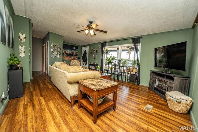 2140 Foxwood Court, Lebanon, MO 65536