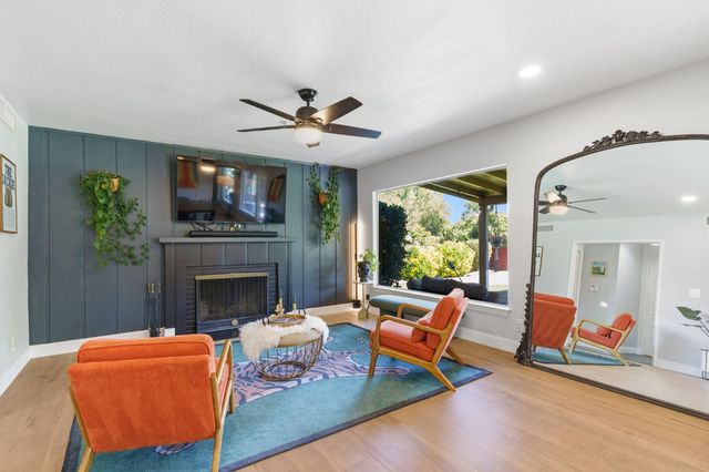 4934 N Del Mar Avenue, Fresno, CA 93704