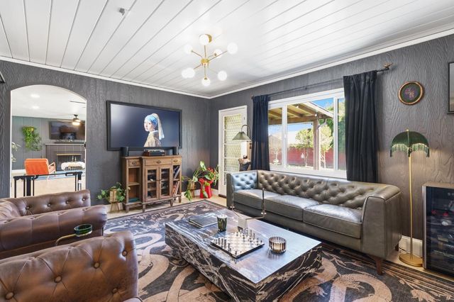 4934 N Del Mar Avenue, Fresno, CA 93704