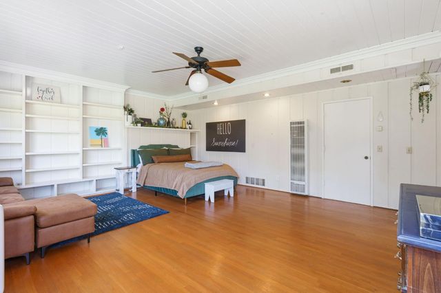 4934 N Del Mar Avenue, Fresno, CA 93704