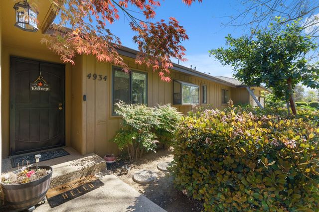 4934 N Del Mar Avenue, Fresno, CA 93704