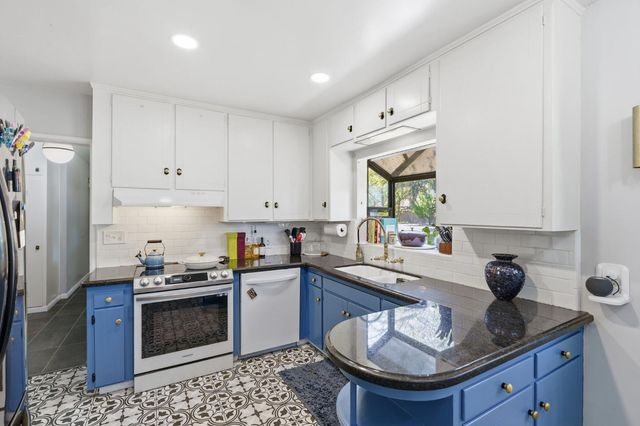 4934 N Del Mar Avenue, Fresno, CA 93704