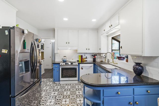 4934 N Del Mar Avenue, Fresno, CA 93704