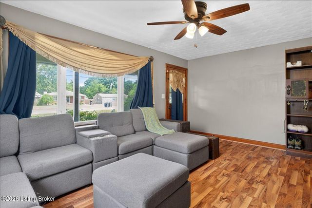 5916 Ashby Ln, Louisville, KY 40272