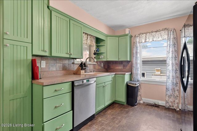 5916 Ashby Ln, Louisville, KY 40272