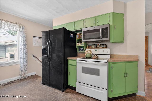 5916 Ashby Ln, Louisville, KY 40272